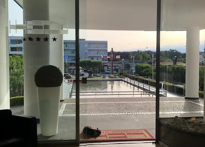 La Costiera Hotel