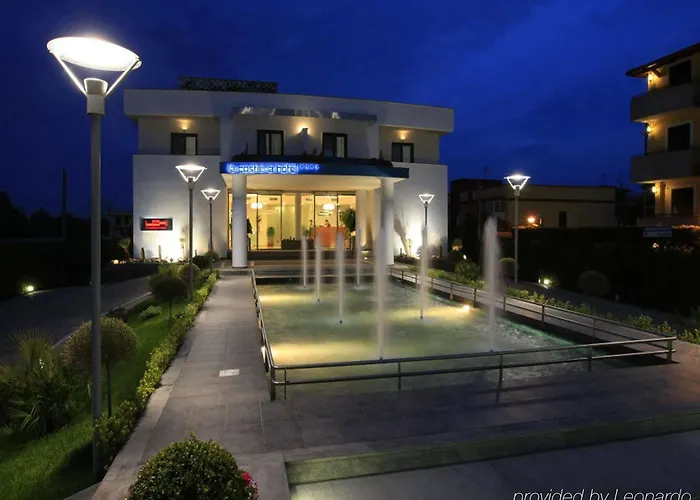 La Costiera Hotel