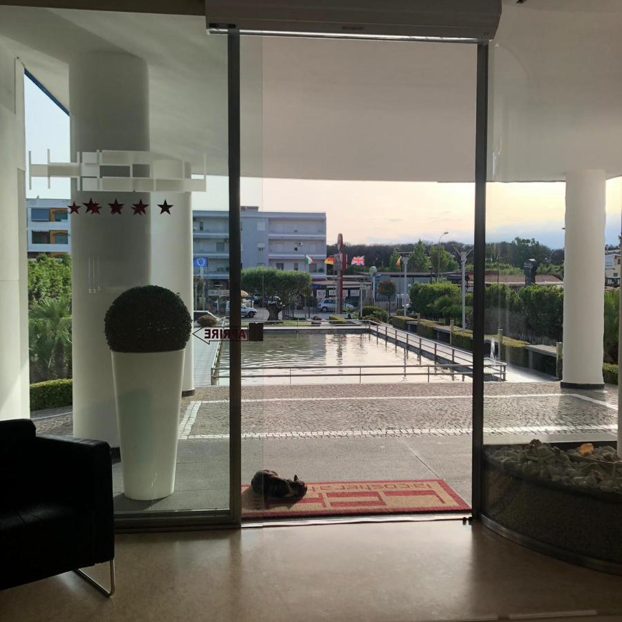 La Costiera Hotel