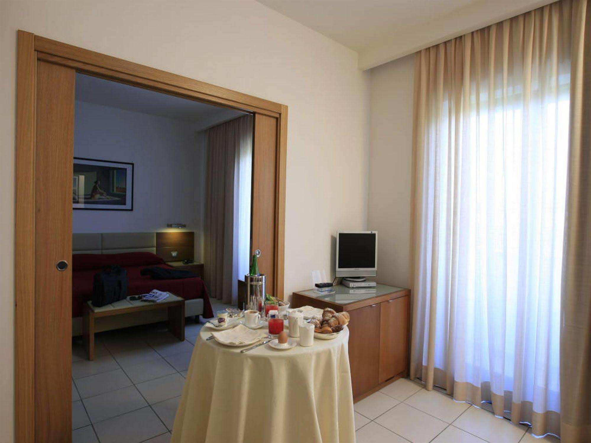Hotel La Costiera 4*